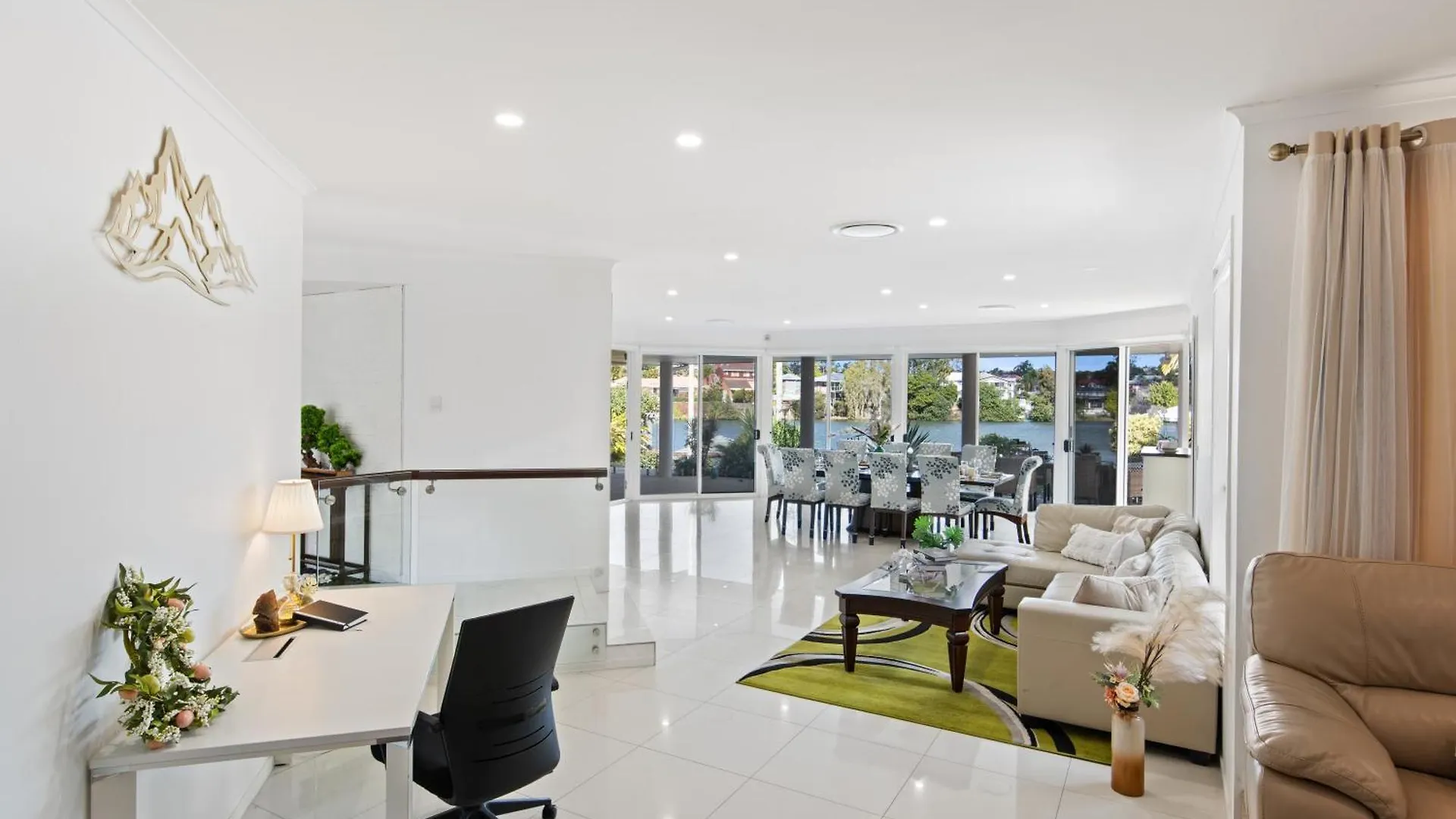 Apartment Westlake Getaway - Relaxing Pool & Golf Links