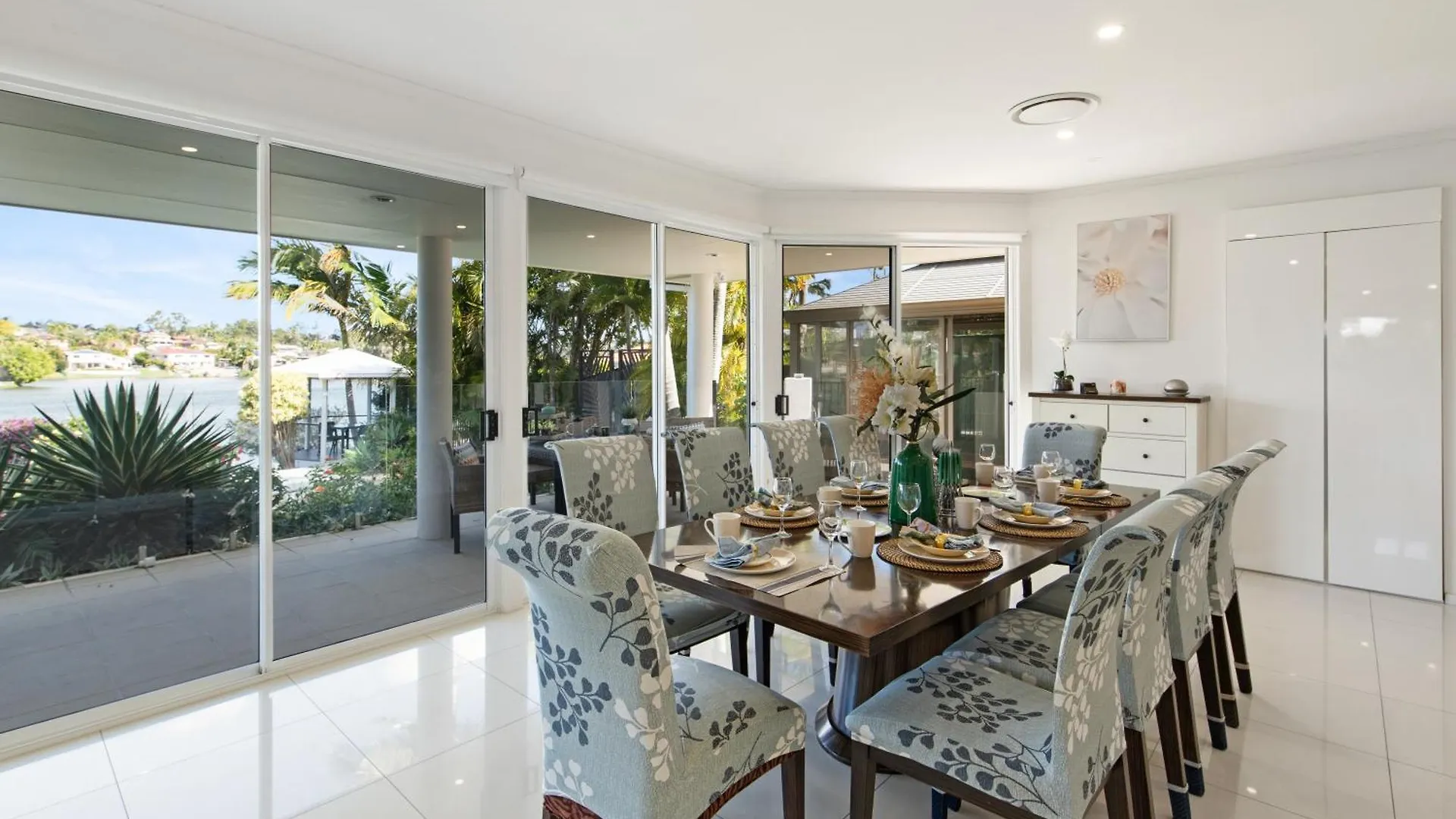 Apartment Westlake Getaway - Relaxing Pool & Golf Links Australia