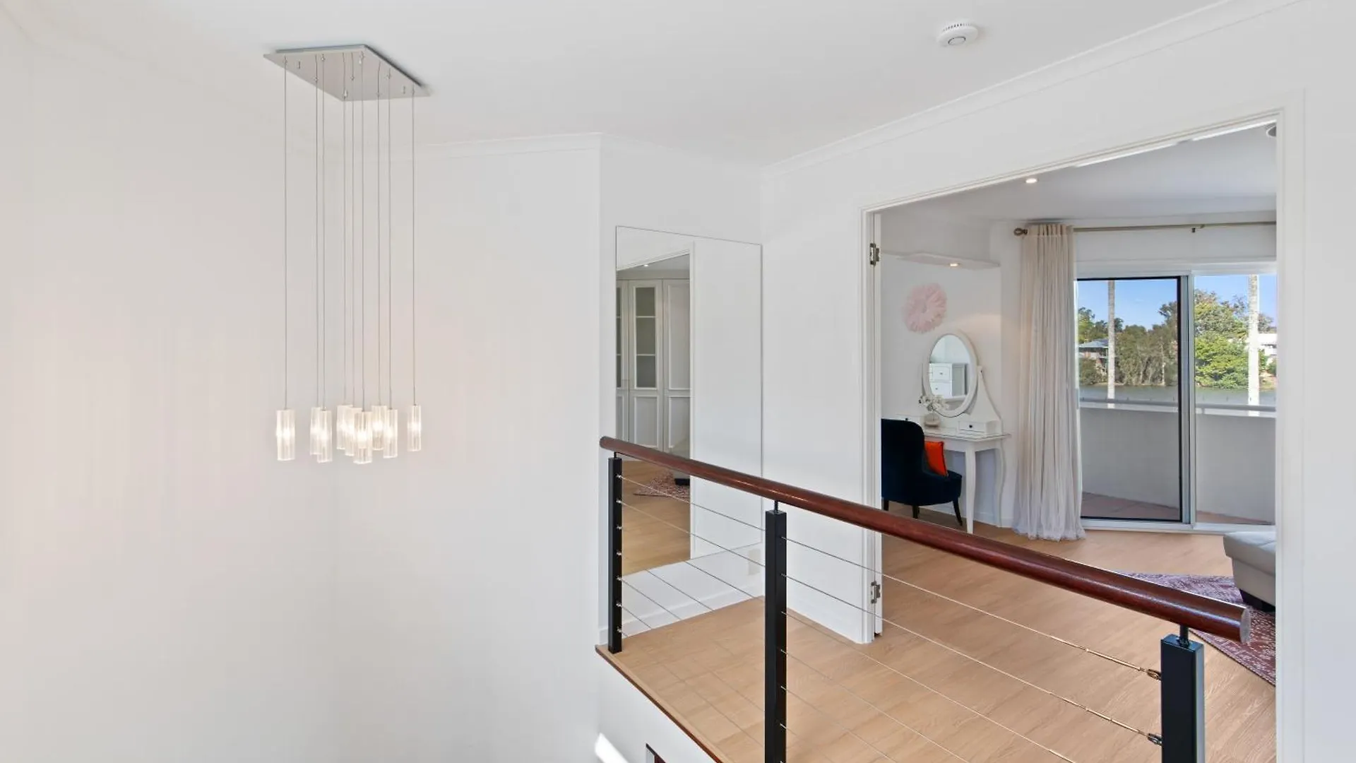 Westlake Getaway - Relaxing Pool & Golf Links Apartment