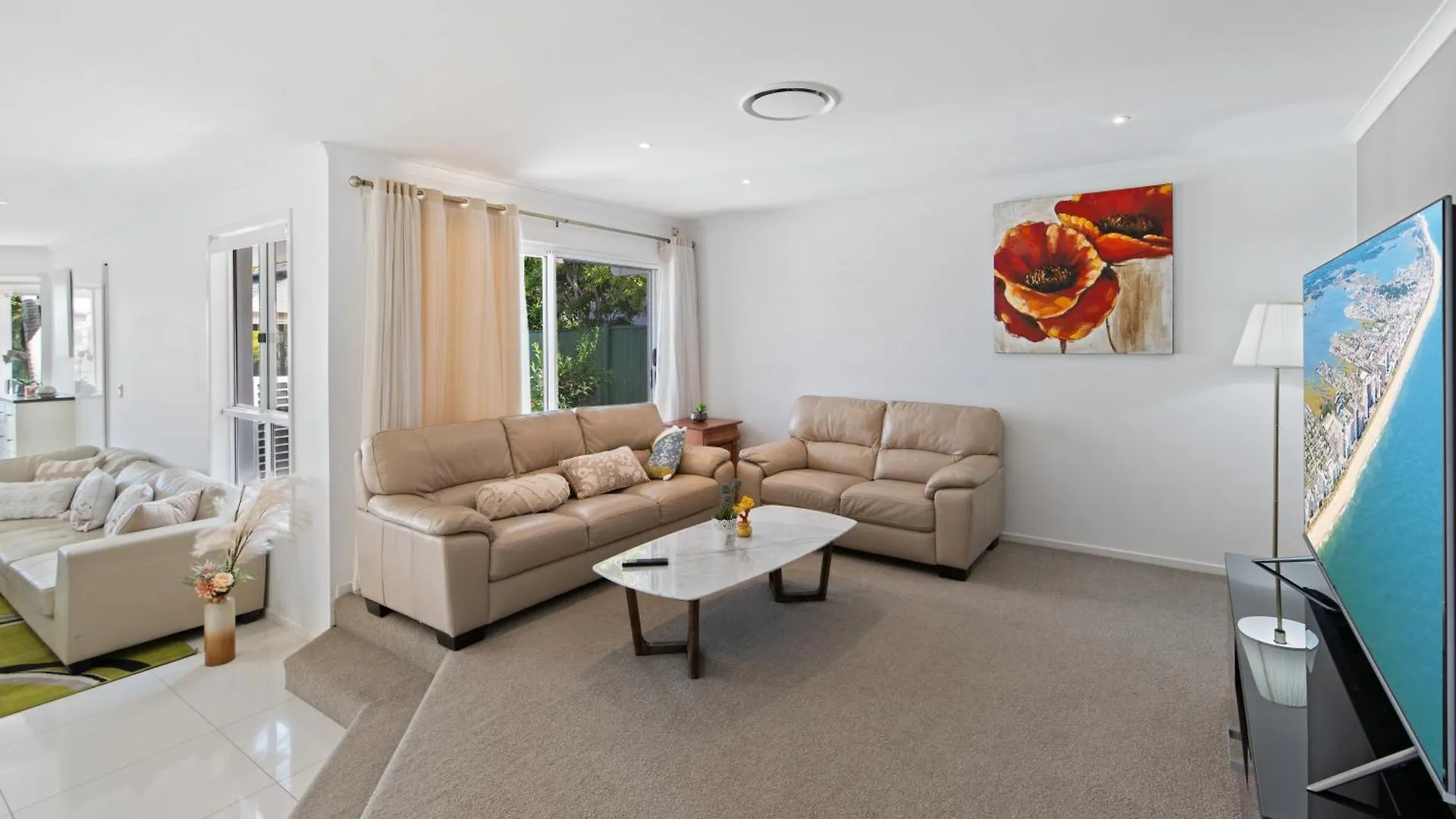 Westlake Getaway - Relaxing Pool & Golf Links Apartment